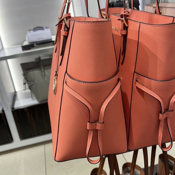 Michael Kors Gilly Large Drawstring Travel Tote Sherbert Leather - Picture 6 of 16